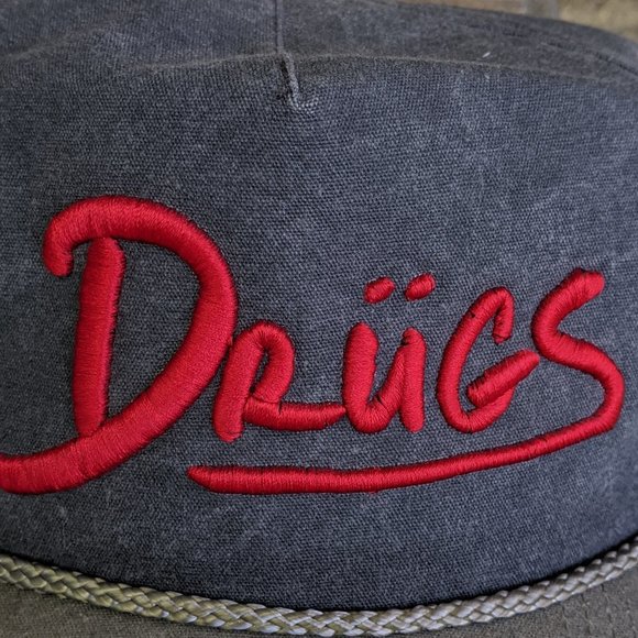 VINTAGE GREY & RED SNAPBACK HAT - Picture 1 of 3